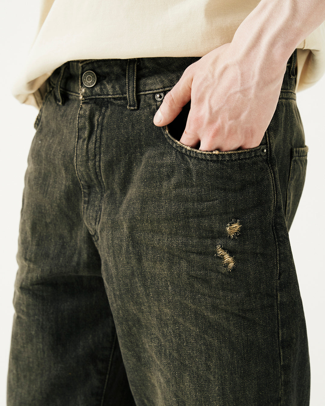 Come abbinare i jeans uomo in ogni occasione