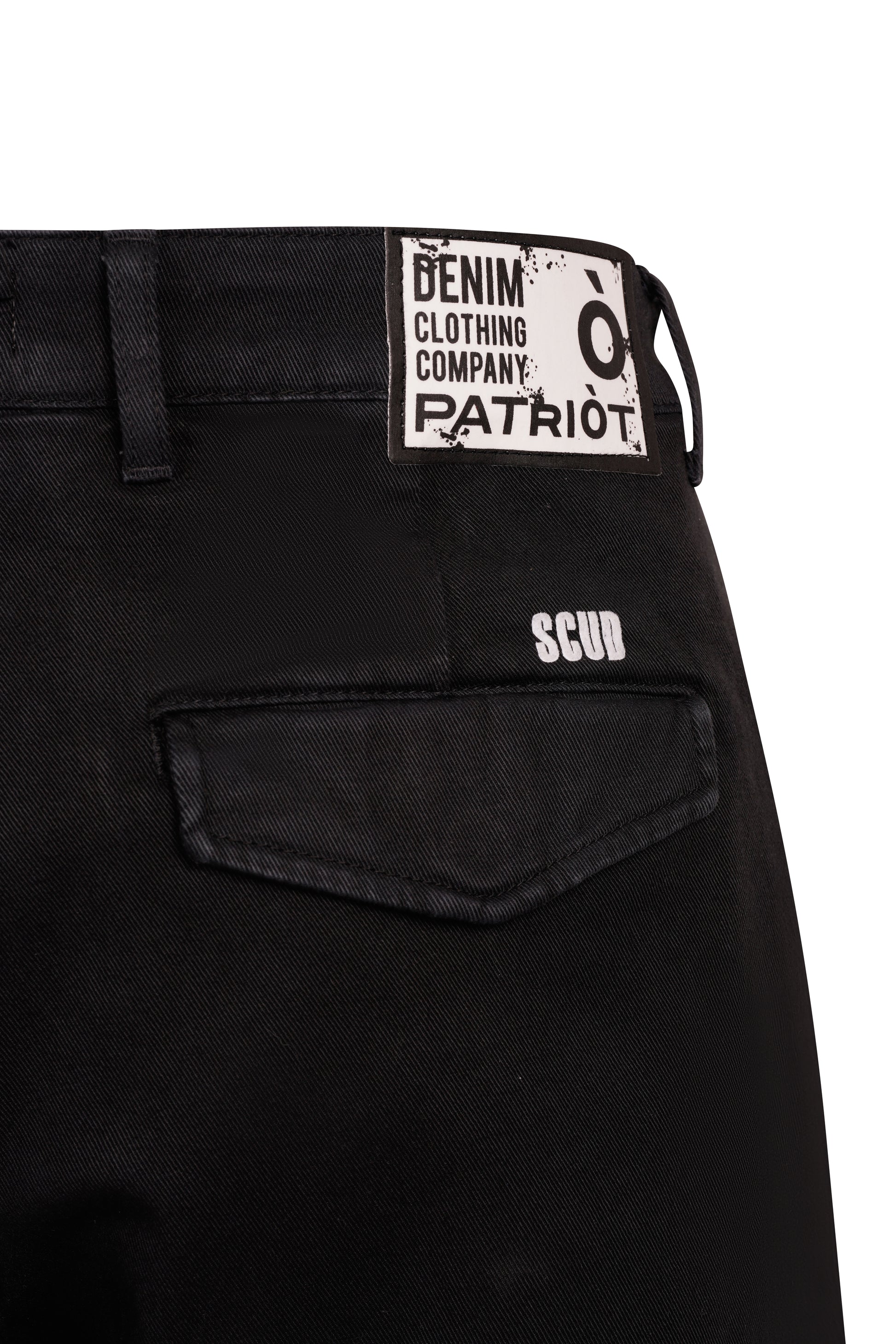 PM0N0NPU27_NERO_3.jpg